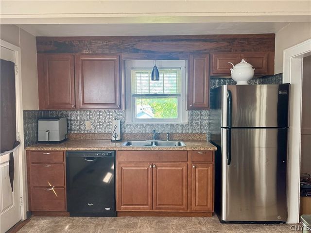 211 Pharis Street, Syracuse, NY 13204