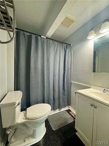 211 Pharis Street, Syracuse, NY 13204