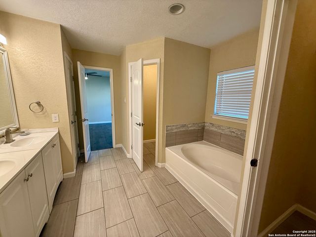 8603 Ridge Flower, San Antonio, TX 78239