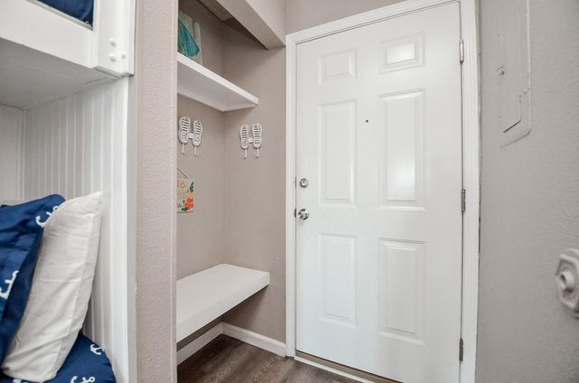 6102 Seawall Boulevard 102B, Galveston, TX 77551