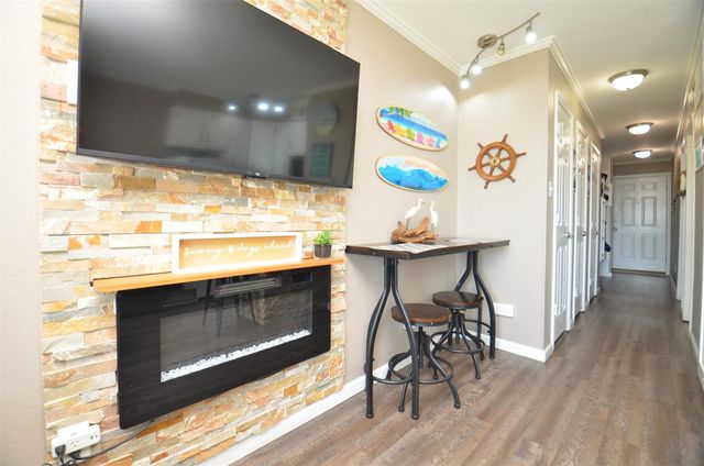 6102 Seawall Boulevard 102B, Galveston, TX 77551