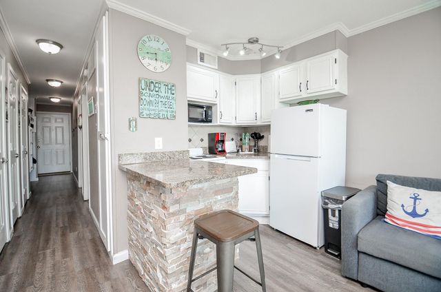 6102 Seawall Boulevard 102B, Galveston, TX 77551