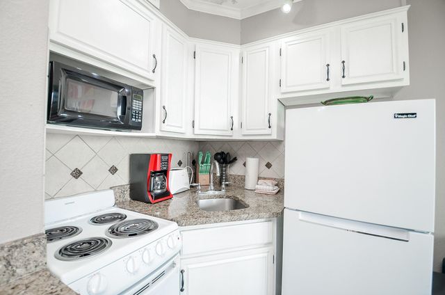 6102 Seawall Boulevard 102B, Galveston, TX 77551