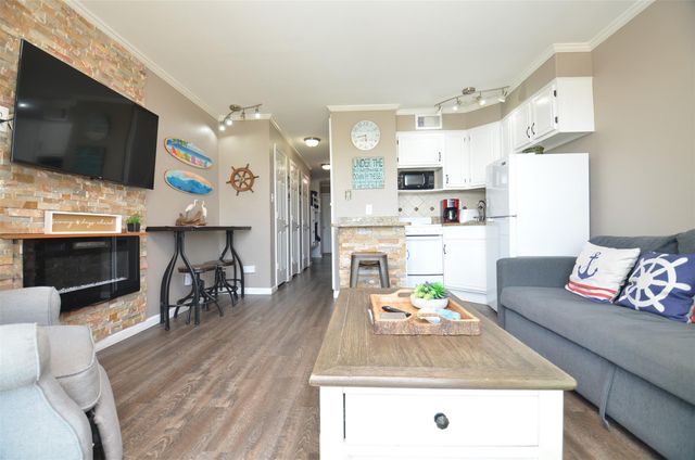 6102 Seawall Boulevard 102B, Galveston, TX 77551