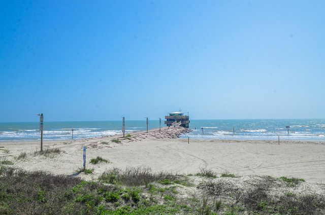 6102 Seawall Boulevard 102B, Galveston, TX 77551