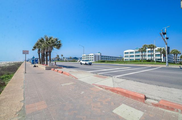 6102 Seawall Boulevard 102B, Galveston, TX 77551