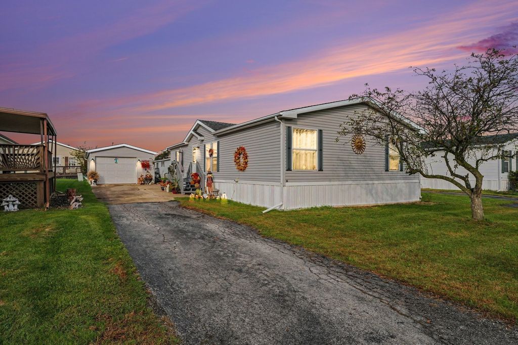16 Swallow Lane, Beecher, IL 60401 — exterior
