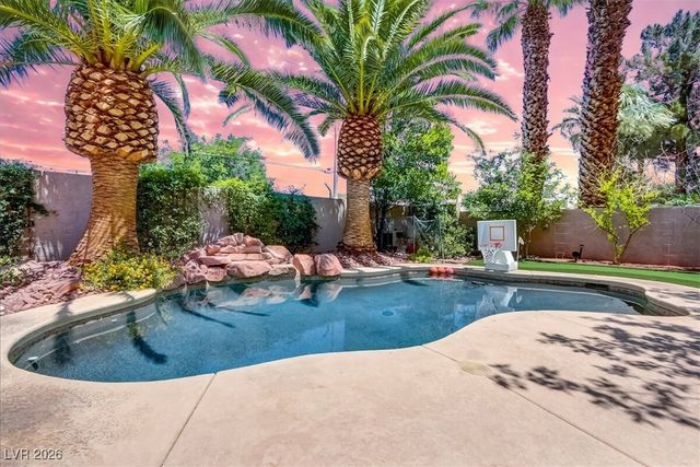 2500 Wimbledon Drive, Las Vegas, NV 89107