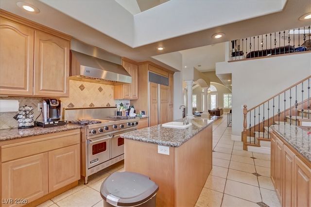 2500 Wimbledon Drive, Las Vegas, NV 89107