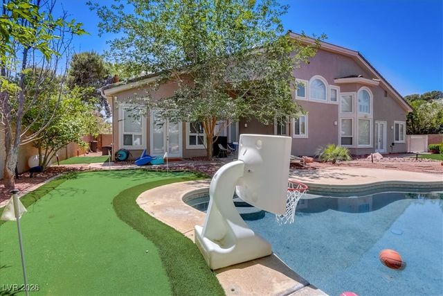 2500 Wimbledon Drive, Las Vegas, NV 89107