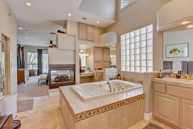 2500 Wimbledon Drive, Las Vegas, NV 89107