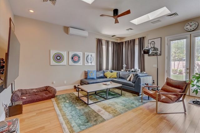 2500 Wimbledon Drive, Las Vegas, NV 89107