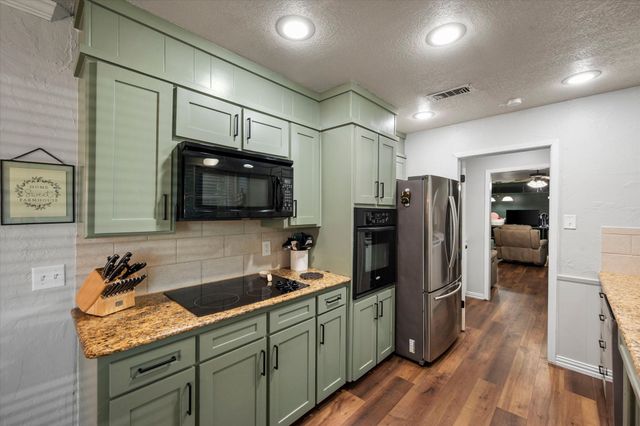 767 NW Ann Lois Lane, Burleson, TX 76028