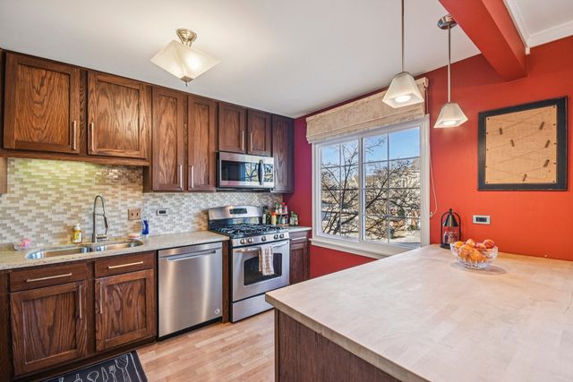 241 E Parallel Street 1A, Palatine, IL 60067