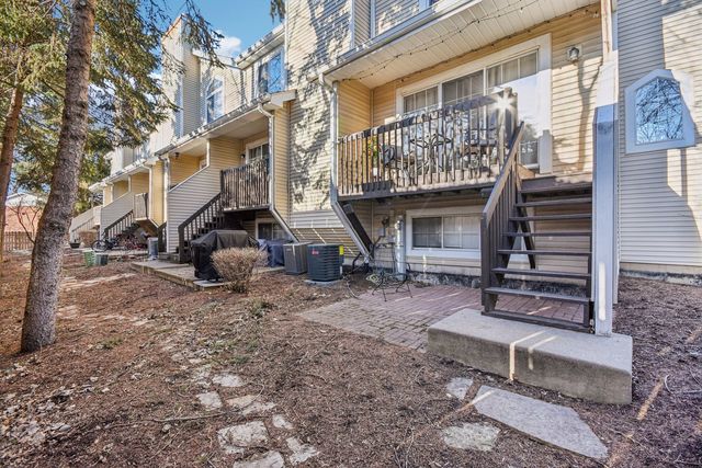 241 E Parallel Street 1A, Palatine, IL 60067