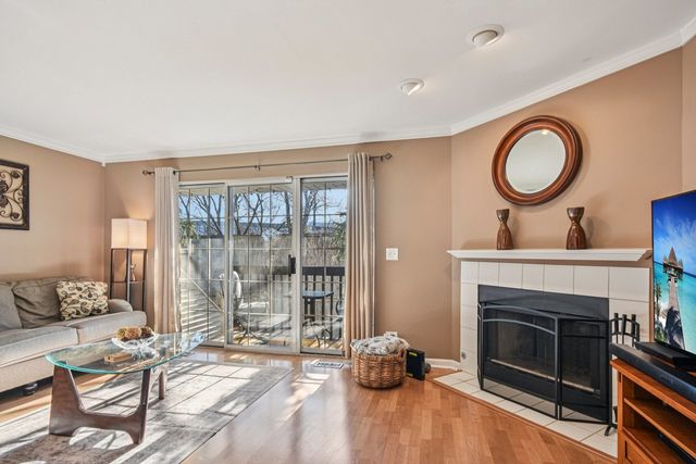 241 E Parallel Street 1A, Palatine, IL 60067