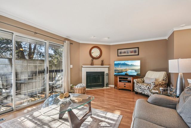 241 E Parallel Street 1A, Palatine, IL 60067