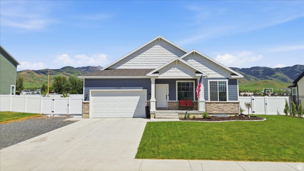 Image 2 of property listing at 628 S 380 E, Smithfield, UT 84335