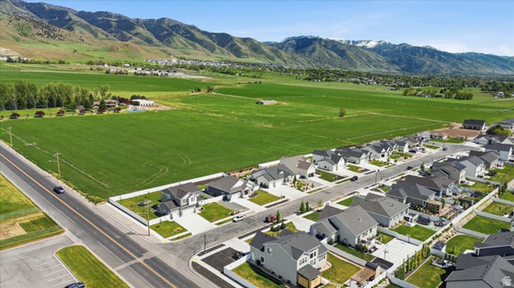 Image 47 of property listing at 628 S 380 E, Smithfield, UT 84335