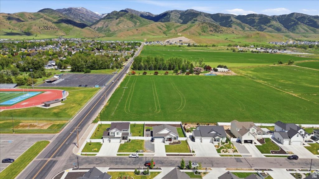 Image 48 of property listing at 628 S 380 E, Smithfield, UT 84335
