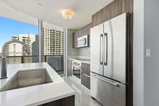 488 NE 18th St 3801, Miami, FL 33132