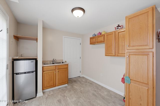104 Dayhill Ct, Coxs Creek, KY 40013