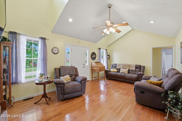 104 Dayhill Ct, Coxs Creek, KY 40013