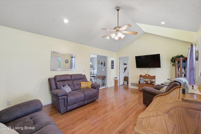 104 Dayhill Ct, Coxs Creek, KY 40013