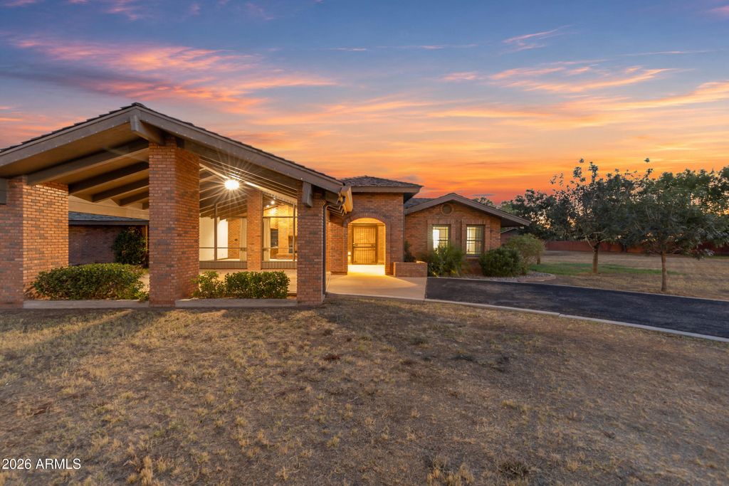 1821 E ELLIOT Road, Gilbert, AZ 85234 — exterior