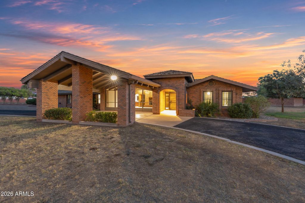 1821 E ELLIOT Road, Gilbert, AZ 85234 — photo 2