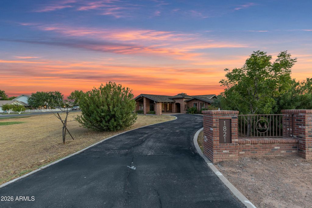 1821 E ELLIOT Road, Gilbert, AZ 85234 — photo 4