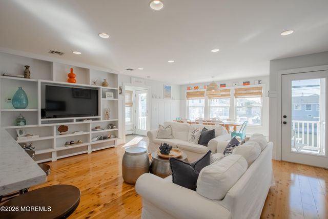 31 Washington Avenue, Highlands, NJ 07732
