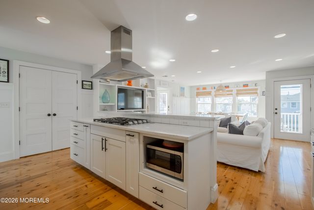 31 Washington Avenue, Highlands, NJ 07732