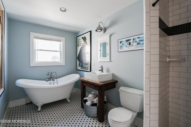 31 Washington Avenue, Highlands, NJ 07732