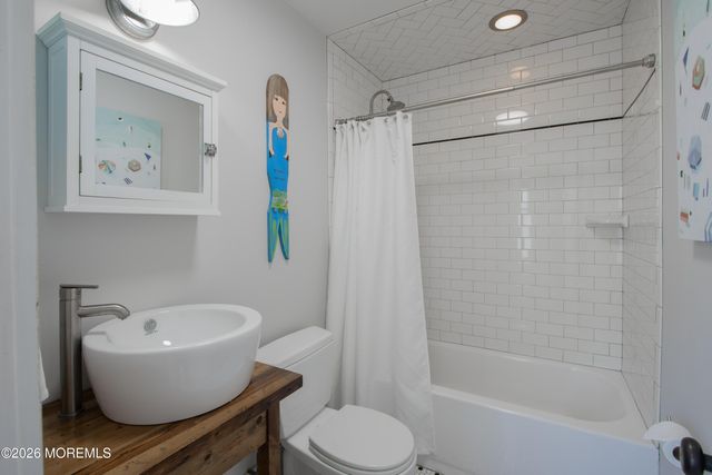 31 Washington Avenue, Highlands, NJ 07732