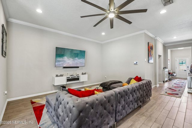 7924 ISLAND FOX Road, Jacksonville, FL 32222