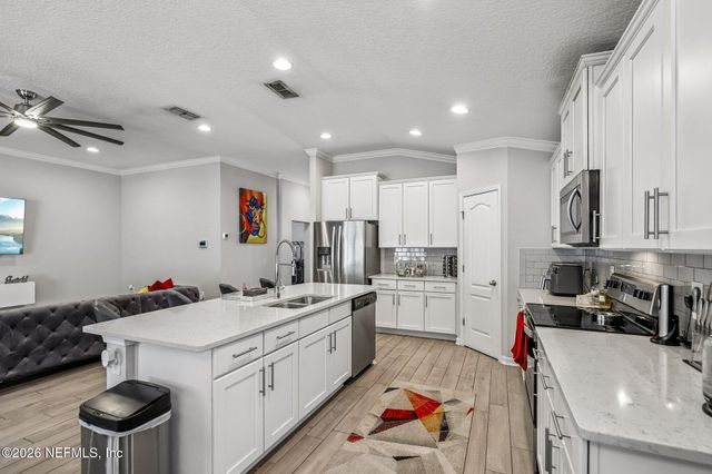 7924 ISLAND FOX Road, Jacksonville, FL 32222