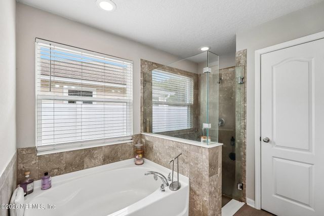 7924 ISLAND FOX Road, Jacksonville, FL 32222