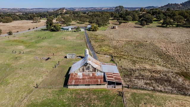 4900 Curran Rd, Ione, CA 95640