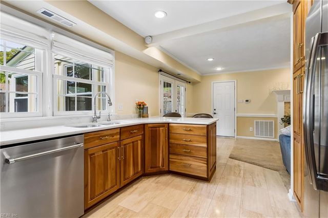 657 E Coral KY, Virginia Beach, VA 23452