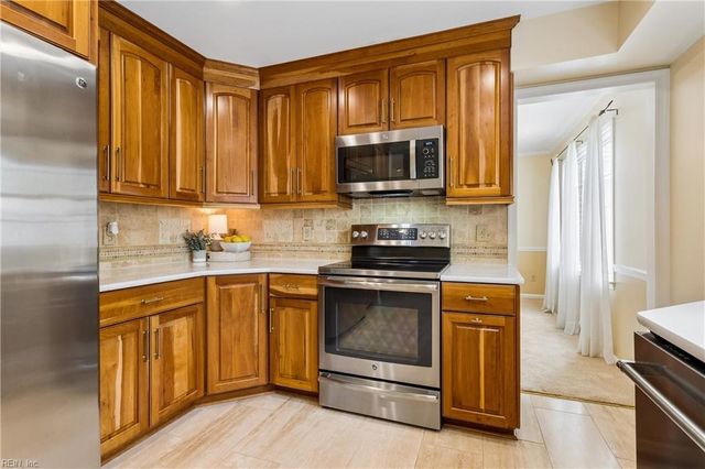 657 E Coral KY, Virginia Beach, VA 23452