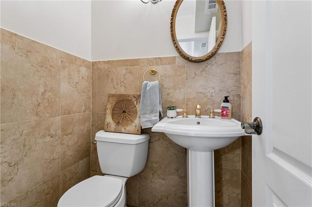 657 E Coral KY, Virginia Beach, VA 23452