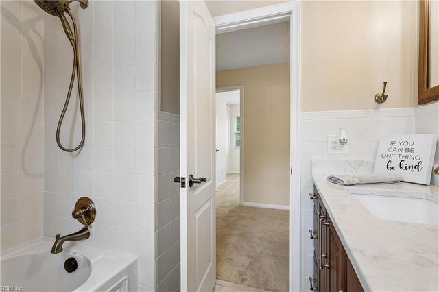 657 E Coral KY, Virginia Beach, VA 23452