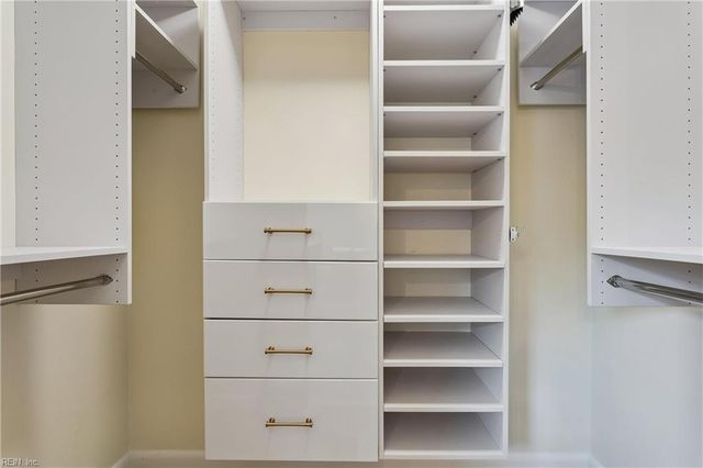 657 E Coral KY, Virginia Beach, VA 23452