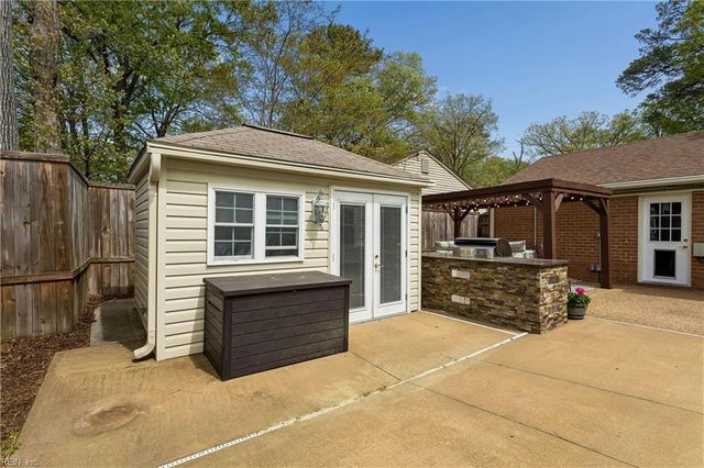 657 E Coral KY, Virginia Beach, VA 23452