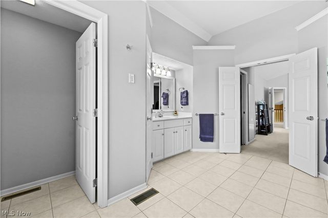502 Augusta Drive, Fairlawn, OH 44333