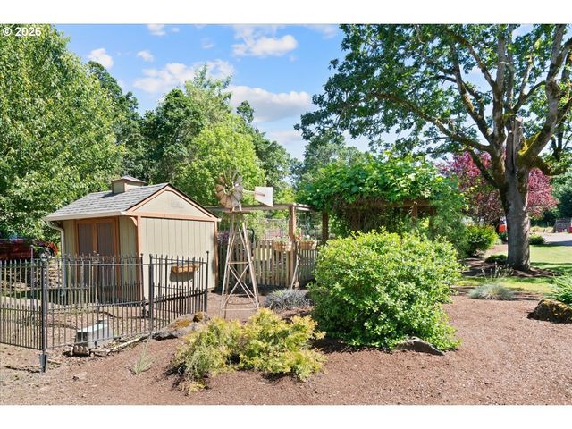 6737 TESSA Ln Ne, Silverton, OR 97381
