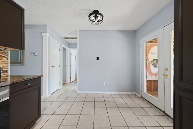 5431 Kings Manor Drive, Lake Dallas, TX 75065