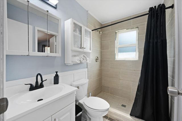 5431 Kings Manor Drive, Lake Dallas, TX 75065