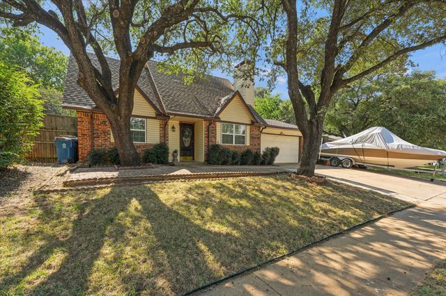 5431 Kings Manor Drive, Lake Dallas, TX 75065